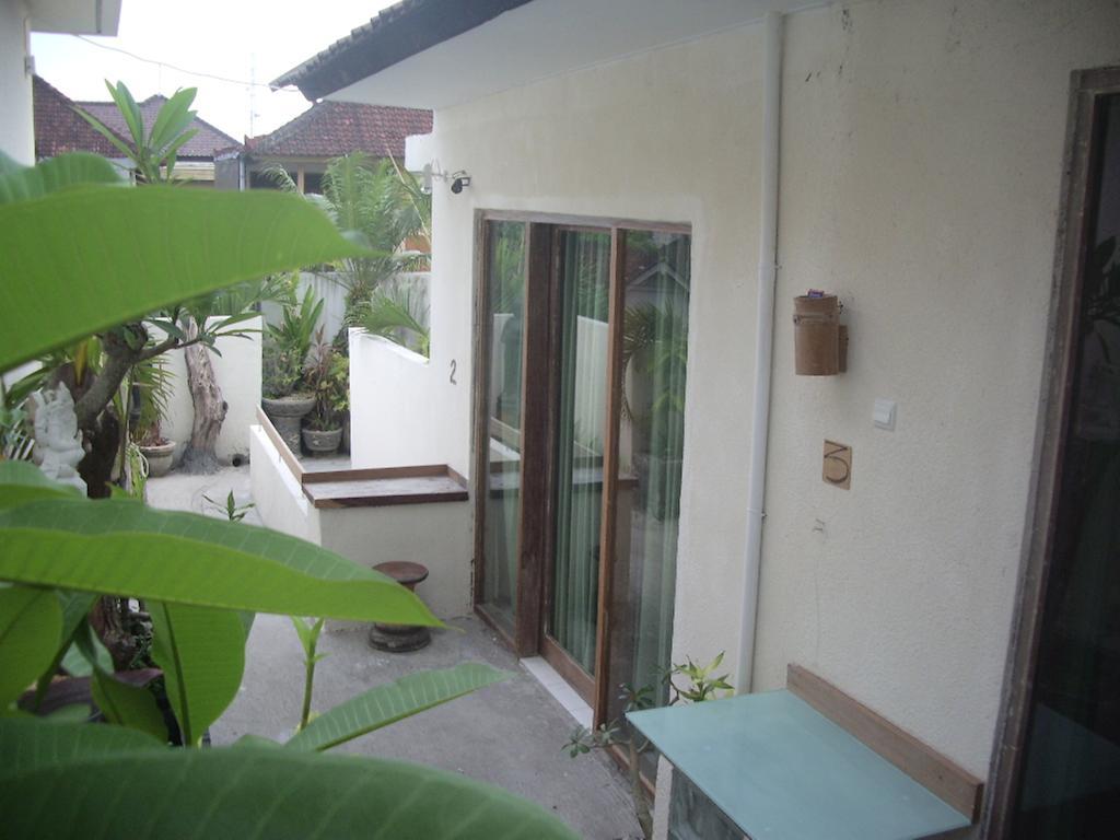 Gusti Homestay Kerobokan Bagian luar foto
