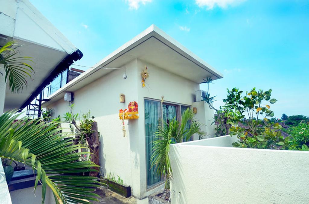 Gusti Homestay Kerobokan Bagian luar foto